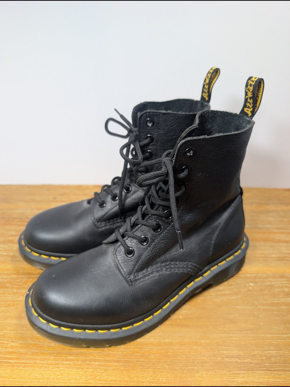 Dr. Martens 1460 Black Leather 8-Eye Combat Boots Women’s US 7 EU 38 Like New